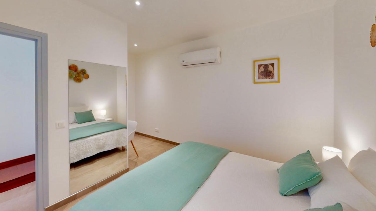 Ferienwohnung Les Lauriers - Piscine Sur Le Toit - Anse Marcel Exterior foto